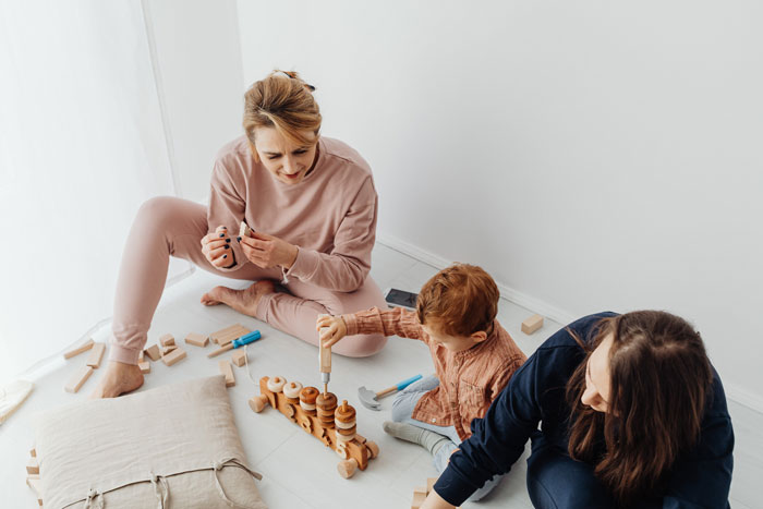 Woman Doesn’t Understand Why Her Sister Got So Heated Over Her Calling Her Kid A “Sad Beige Baby” Woman Doesn’t Understand Why Her Sister Got So Heated Over Her Calling Her Kid A “Sad Beige Baby”