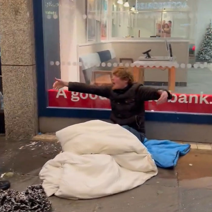 Homeless Man Who Had His “Bedding All Soaked” By McDonald’s Will Spend Christmas On The Streets