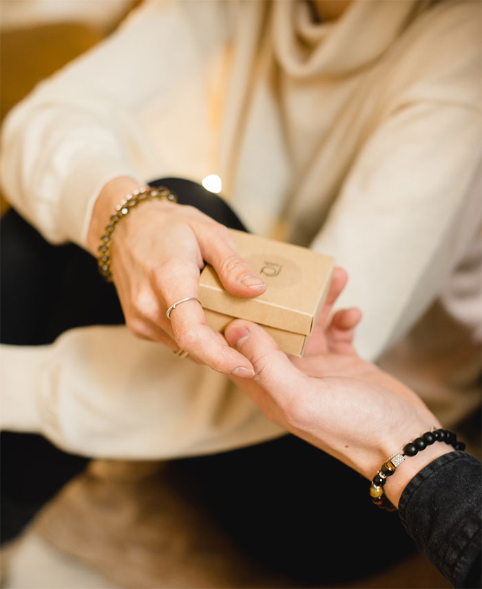 “The Rest Of My Present Was In His Pants”: Woman Breaks Up With Boyfriend Because Of Gift “The Rest Of My Present Was In His Pants”: Woman Breaks Up With Boyfriend Because Of Gift