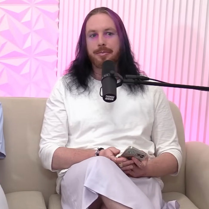 Amanda Bynes’ Co-Host Gets Exposed In Bombshell Video Posted By Alleged Ex-Roommate Amanda Bynes’ Co-Host Gets Exposed In Bombshell Video Posted By Alleged Ex-Roommate