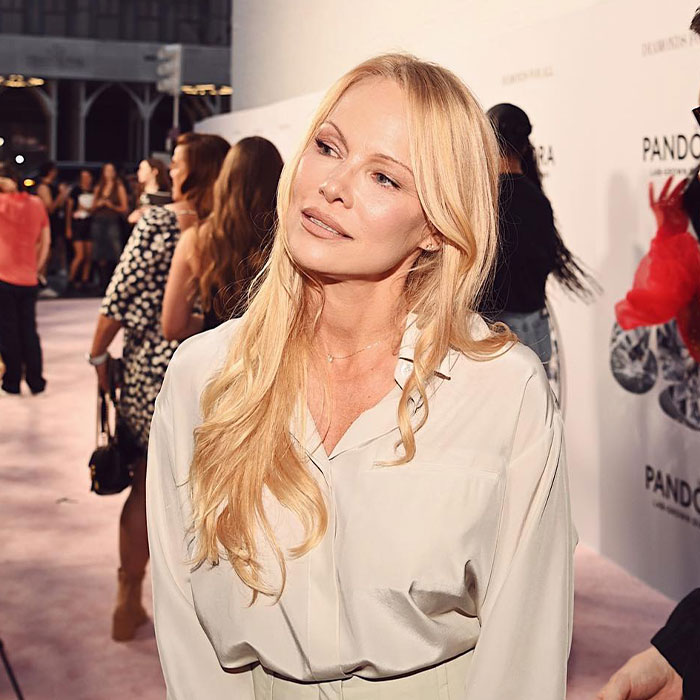 People Praise Pamela Anderson’s Makeup-Less Look, Thank Her For “Normalizing Aging” At 56