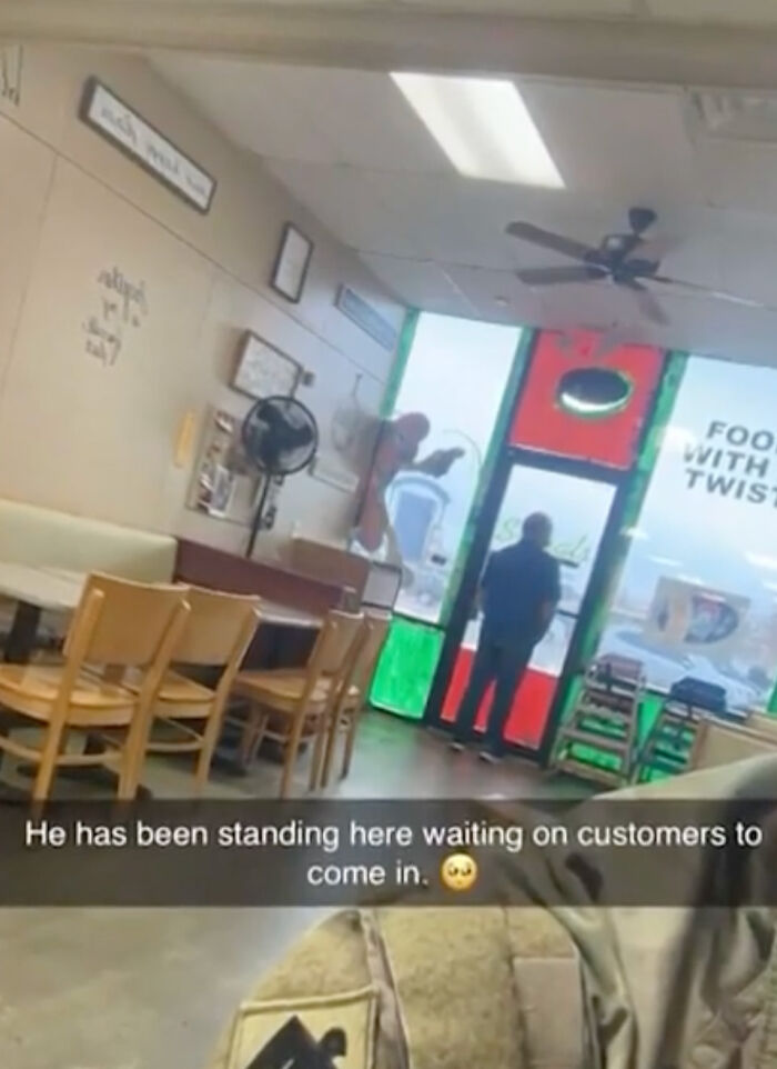 Heartbreaking Photo Of Restaurant Owner Looking Out The Window Goes Viral, Attracts Dozens Of Customers