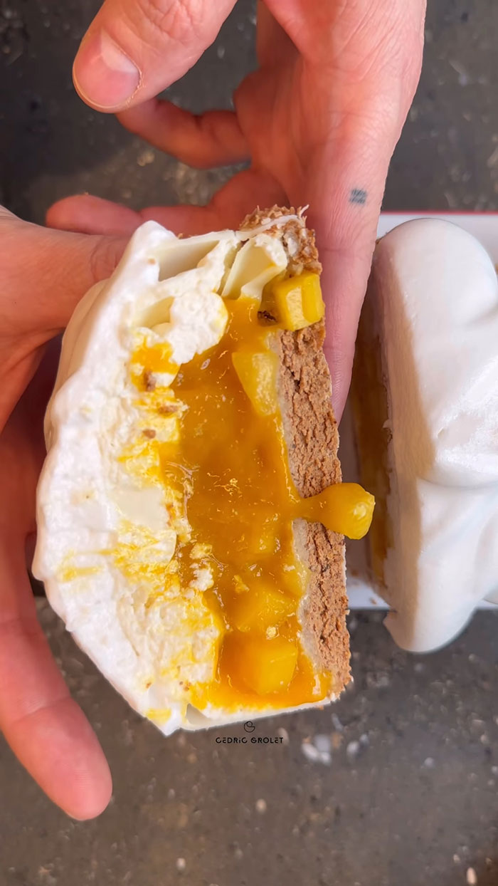 “The Balenciaga Of Pastry”: People Slam French Pastry Chef’s €95 “Snowman” Yule Log “The Balenciaga Of Pastry”: People Slam French Pastry Chef’s €95 “Snowman” Yule Log