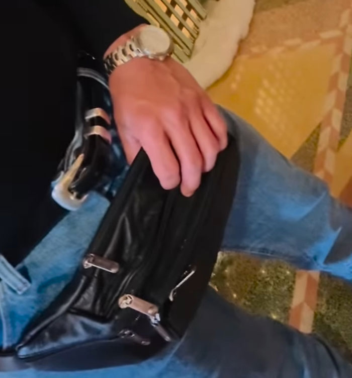 Dwayne Johnson Recreated Viral Meme Of Younger Self For Christmas, And Fans Were Not Ready Dwayne Johnson Recreated Viral Meme Of Younger Self For Christmas, And Fans Were Not Ready