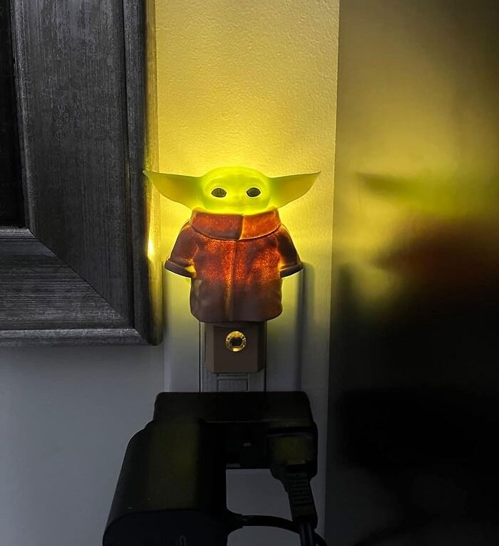 STAR WARS LED Night Light: Baby Yoda, bound to keep your love's spaceship - or bedroom, lit in the coolest and energy-efficient way!