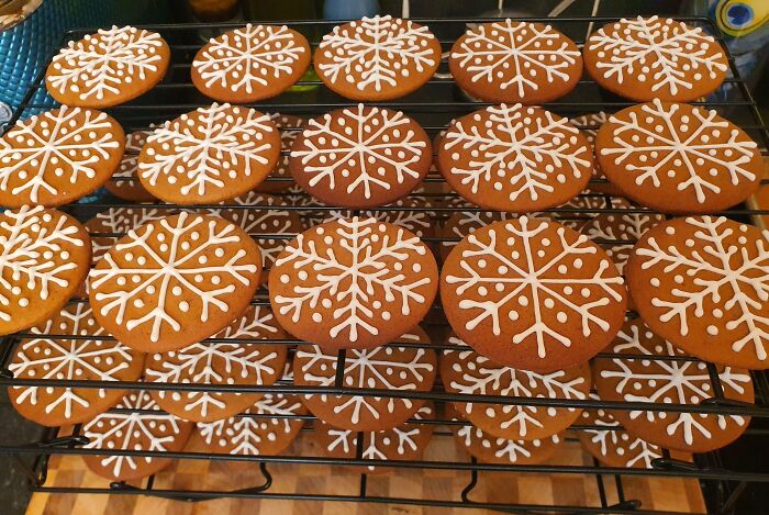 I Haven't Decorated Cookies In Years! I'm Relieved That I Still Have The Necessary Skills. Gingerbread With Royal Icing