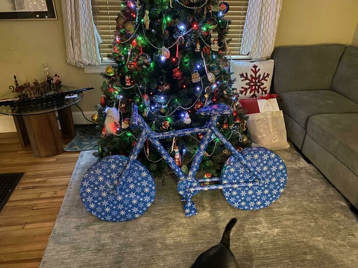 I Used Wrapping Paper To Make A Bike For My Girlfriend