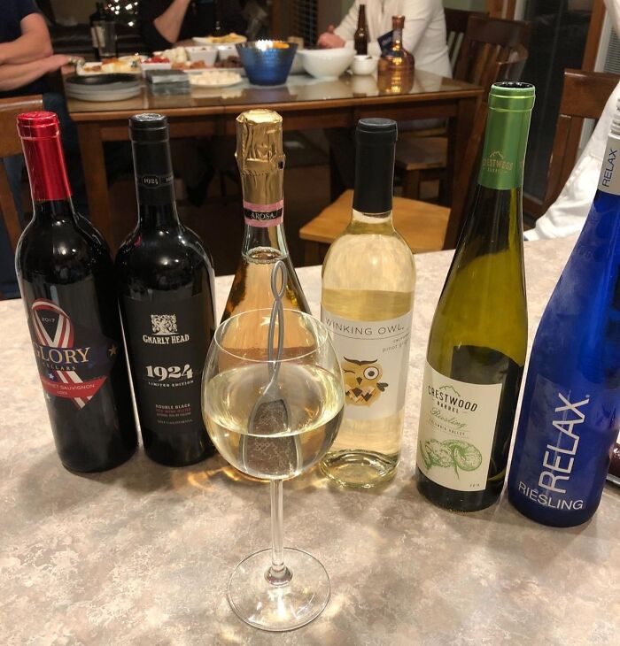 Wine Lovers, Rejoice: The Purewine Wine Wands Purifier Awaits In Their Stocking - Say Goodbye To Wine Woes By Filtering Out The Unwanted, Naturally!