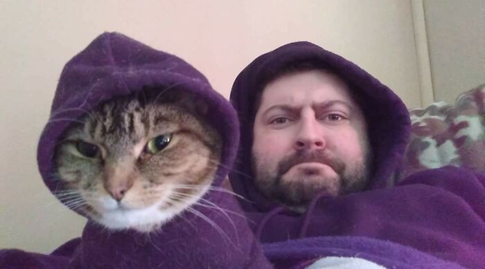 My Roommate Took This Selfie With My Cat