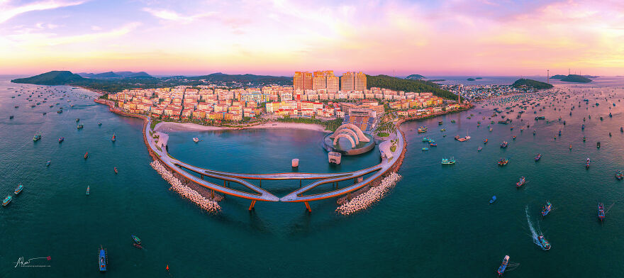 Kiss Bridge – Where Sunset Rests In Adam's Hands (6 Pics) Kiss Bridge – Where Sunset Rests In Adam's Hands (6 Pics)