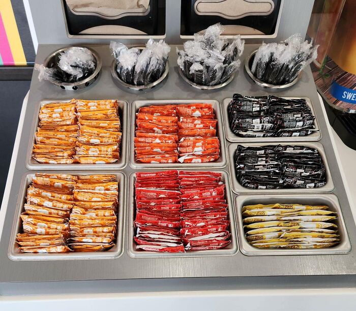 Shout Out To The Employee Who Organized These Sauces