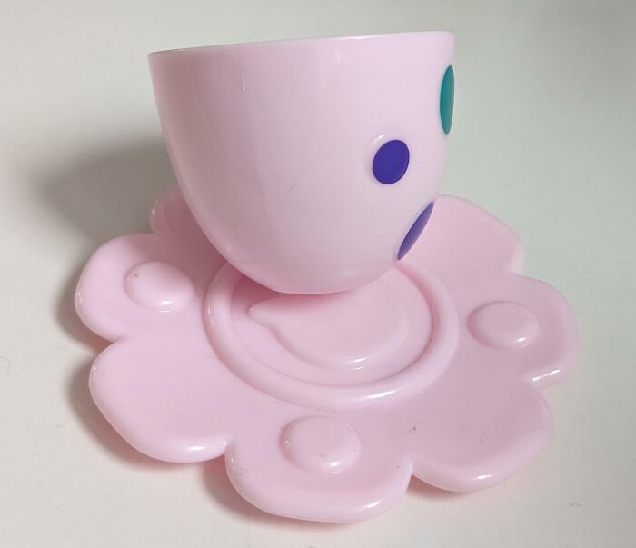 Toy Tea Set Has An Uneven Logo In The Middle Of The Saucer So It's Impossible To Put The Cup There
