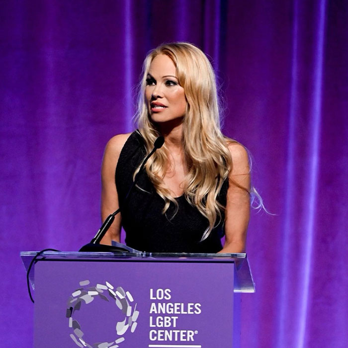 People Praise Pamela Anderson’s Makeup-Less Look, Thank Her For “Normalizing Aging” At 56