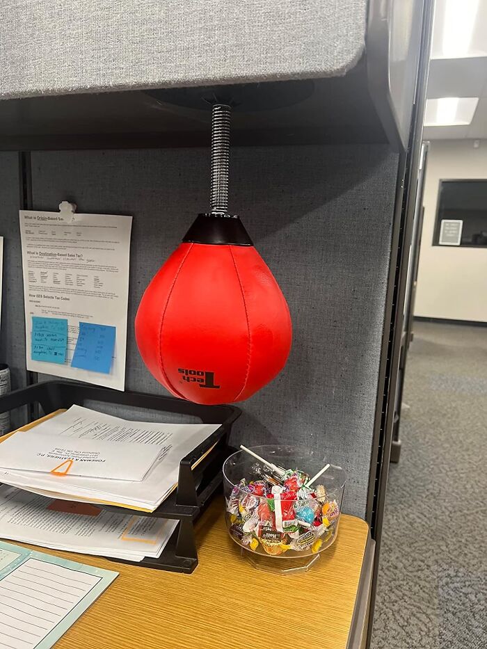 Knockout Stress Instantly: Desktop Punching Bag - Their Stress-Relief Champion, Right Where They Need It Most