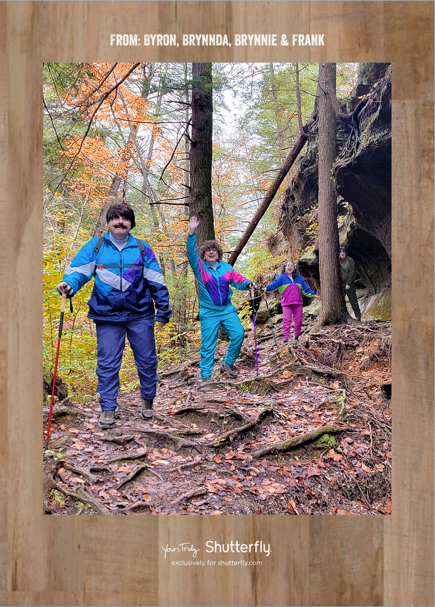 I Photoshopped Myself Into My Own Awkward Family And Sent It Out As My Holiday Card.