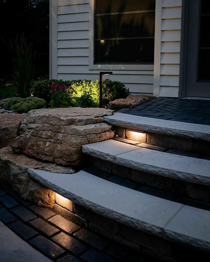 Outdoor Lights To Frame in the backyard 
