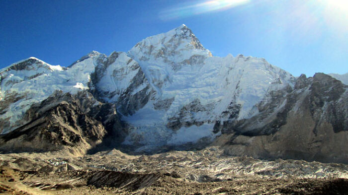 12 Days To Everest: Trekking With A Furry Friend 12 Days To Everest: Trekking With A Furry Friend