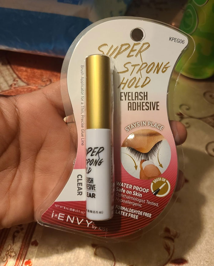Super Strong Hold Eyelash Adhesive: It's the perfect, gentle, and waterproof adhesive for beginners and pros who want that long, natural lash-look without fear of smudging or losing lashes.
