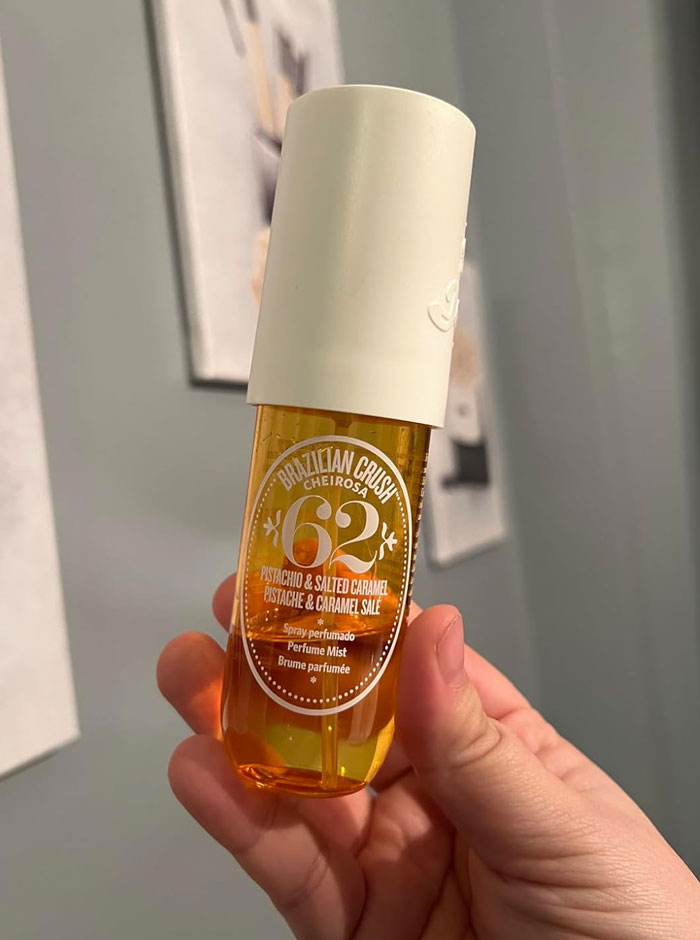 Sol De Janeiro Hair & Body Fragrance Mist: Is like carrying summer in a bottle, with its irresistible gourmand notes and subtle sophistication of sandalwood. Dive into a world of *compliments* anytime and anywhere with a spritz from this magic bottle.