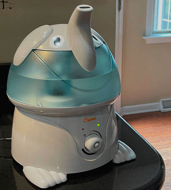 Humidifier in the form of an elephant
