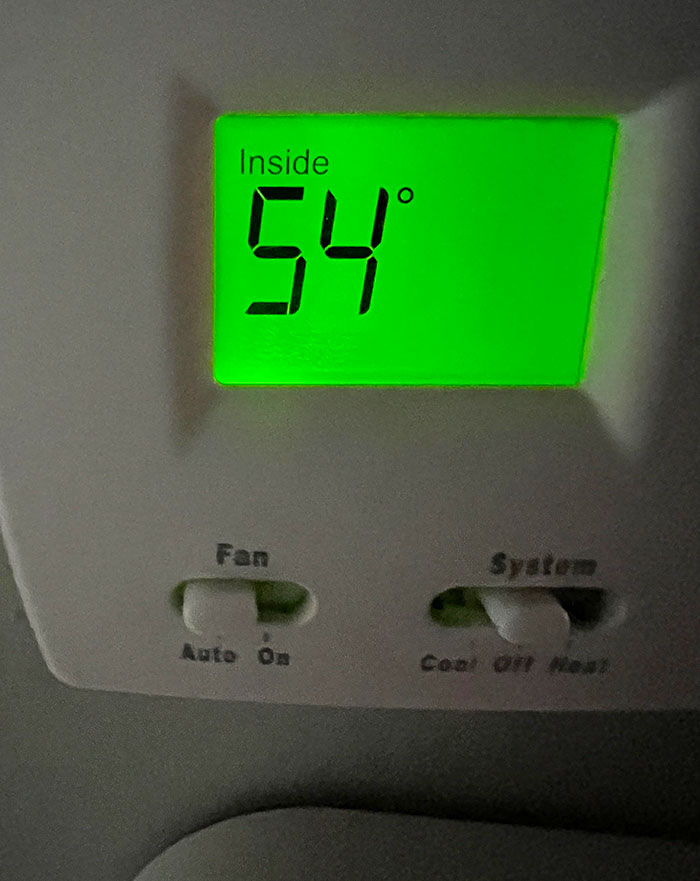 9°F Outside, Christmas Eve And My Power Is Out. Temperature Is Dropping Super Fast In Here