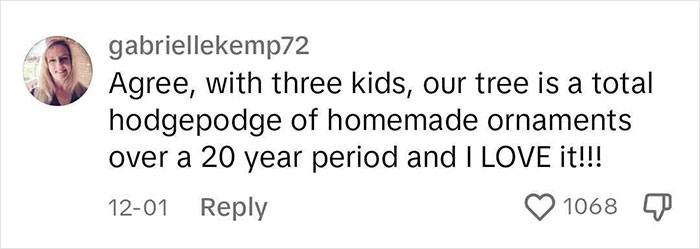 Man Calls Out “Boring” People Who Don’t Let Their Christmas Tree Be At Least A Little Bit Tacky Man Calls Out “Boring” People Who Don’t Let Their Christmas Tree Be At Least A Little Bit Tacky