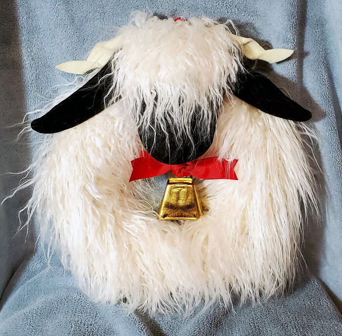 I Have A Friend Who Hates Christmas Wreaths. She Happens To Have A Great Affection For Valais Black-Nosed Sheep, So I Presented Her With This. Safe To Say She No Longer Hates All Wreaths