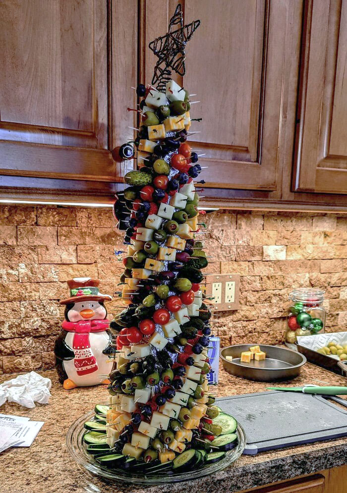 A Cheese & Olive Christmas Tree