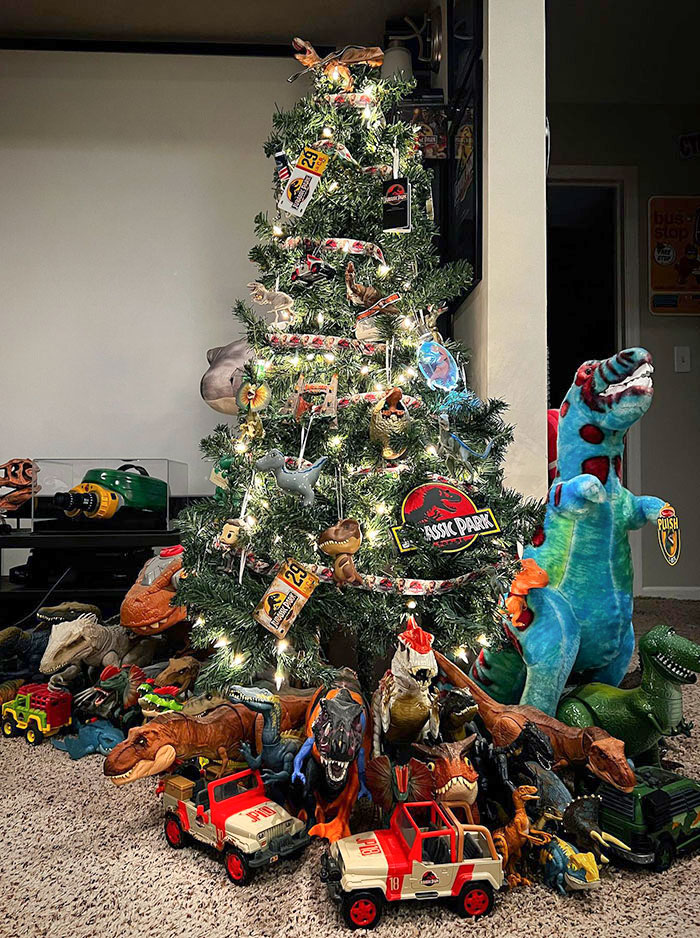 The Jurassic-Themed Christmas Tree. Spared No Expense