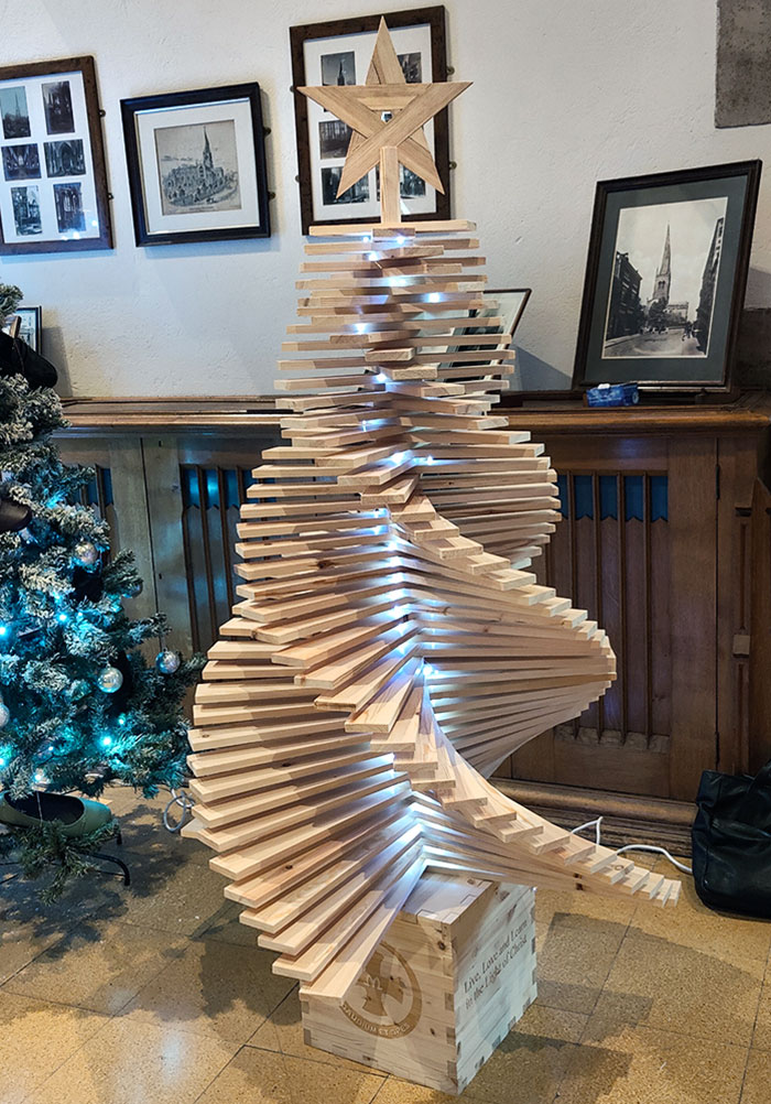 A Few Weeks Ago, I Got A Really Overwhelming Response For The Star, So I Thought I'd Show You The Full Project. I Present You My Alternative Christmas Tree