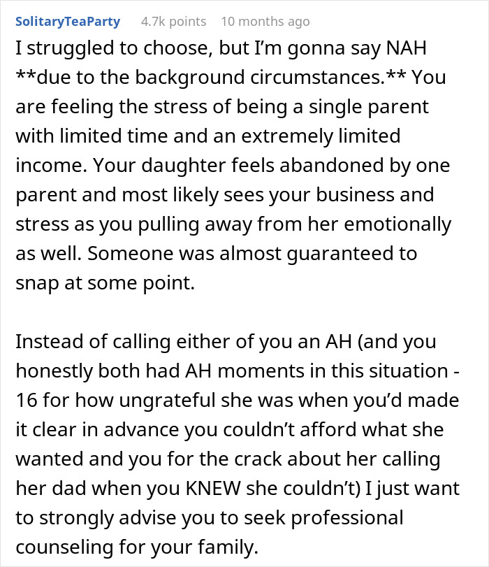 16 Y.O. In Tears After Single Mom Gets Her The Wrong Christmas Gift, Adds Insult To Injury 16 Y.O. In Tears After Single Mom Gets Her The Wrong Christmas Gift, Adds Insult To Injury