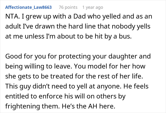 “Nobody Shouts At My Child”: Woman Accused Of Ruining Christmas After Family Gets Banned “Nobody Shouts At My Child”: Woman Accused Of Ruining Christmas After Family Gets Banned