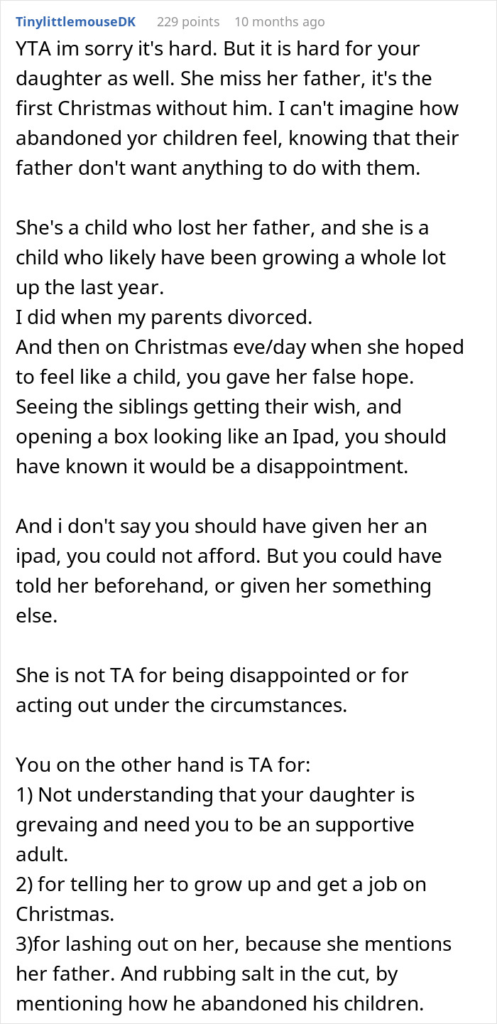 16 Y.O. In Tears After Single Mom Gets Her The Wrong Christmas Gift, Adds Insult To Injury