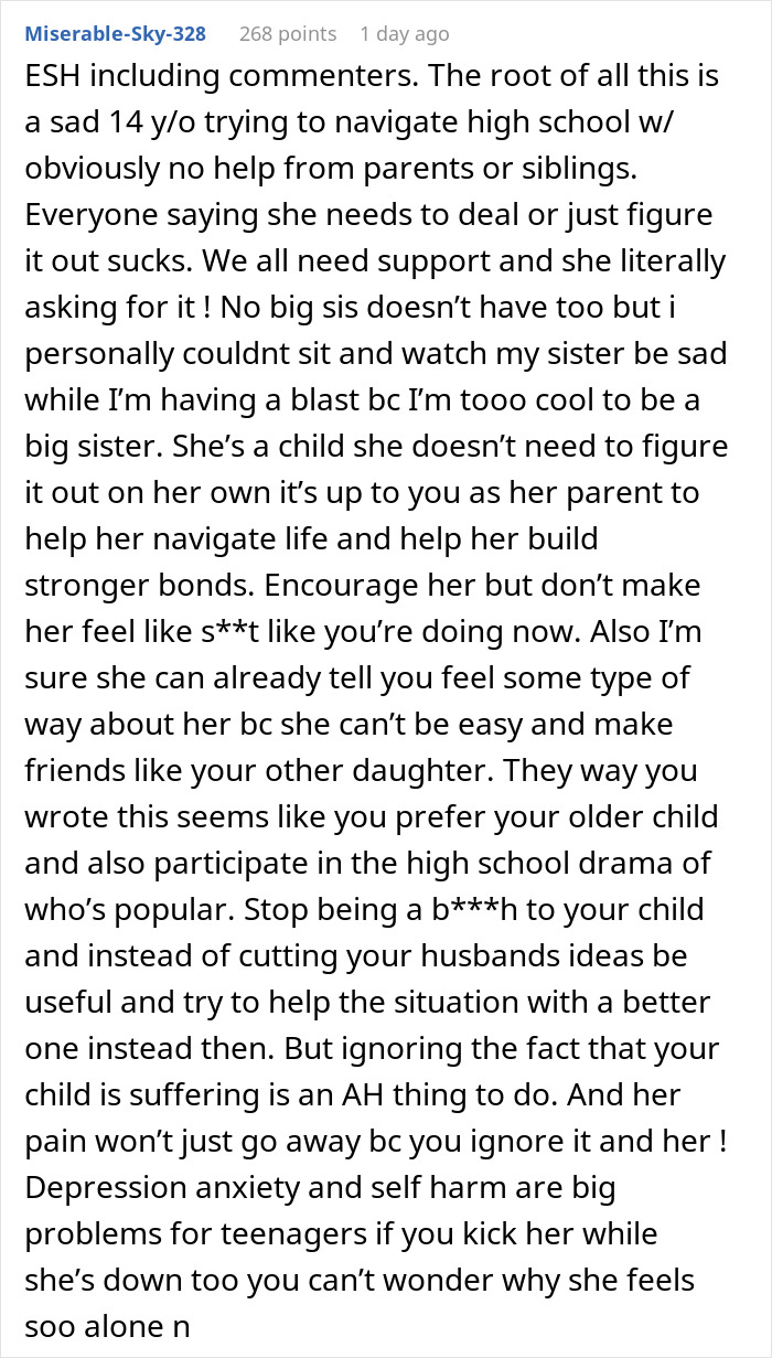 Dad Demands Daughter Invite Friendless Sister To Sit With Her At “Popular” Table, Mom Intervenes Dad Demands Daughter Invite Friendless Sister To Sit With Her At “Popular” Table, Mom Intervenes
