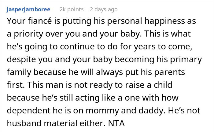 Heavily Pregnant Woman Wonders If She's A Jerk For Asking Her Fiancé To Spend Christmas With Her Heavily Pregnant Woman Wonders If She's A Jerk For Asking Her Fiancé To Spend Christmas With Her