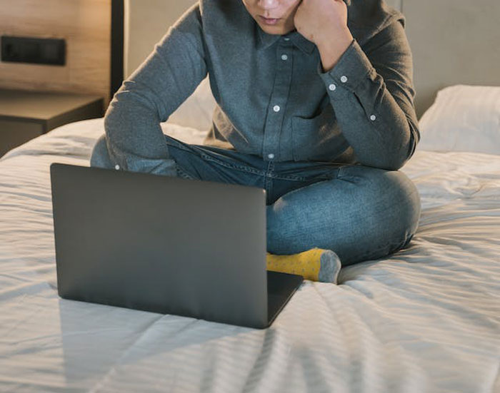 Man Gets An Email From Company President Asking To Fund Owner’s Christmas Gift, Goes On A Rant Man Gets An Email From Company President Asking To Fund Owner’s Christmas Gift, Goes On A Rant