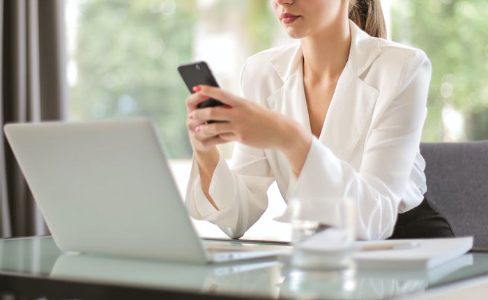 Man Gets An Email From Company President Asking To Fund Owner’s Christmas Gift, Goes On A Rant Man Gets An Email From Company President Asking To Fund Owner’s Christmas Gift, Goes On A Rant