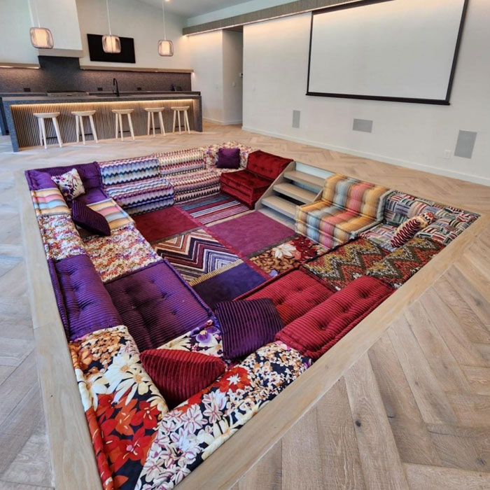 Colorful and vibrant conversation pit in a big house 