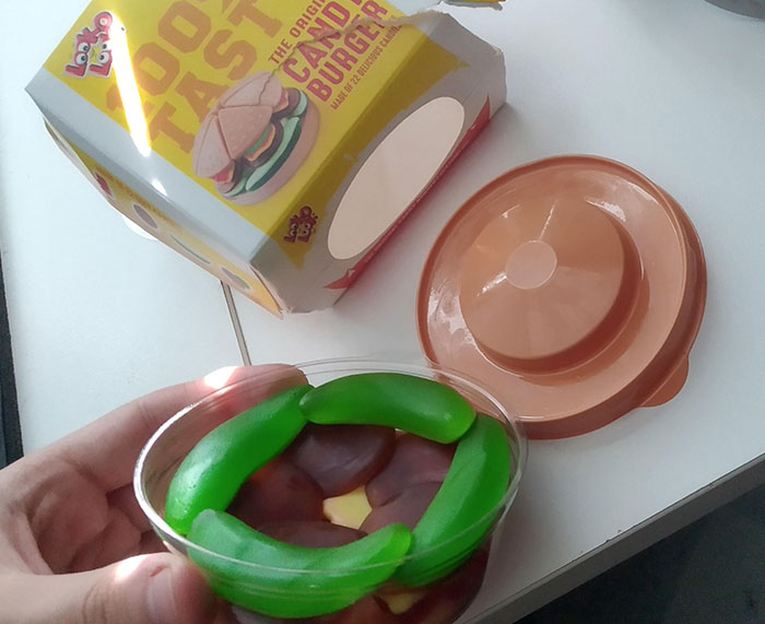 This Candy Burger's Bottom Bun Is Plastic Packaging Instead Of Candy, And It's Hollow From The Inside