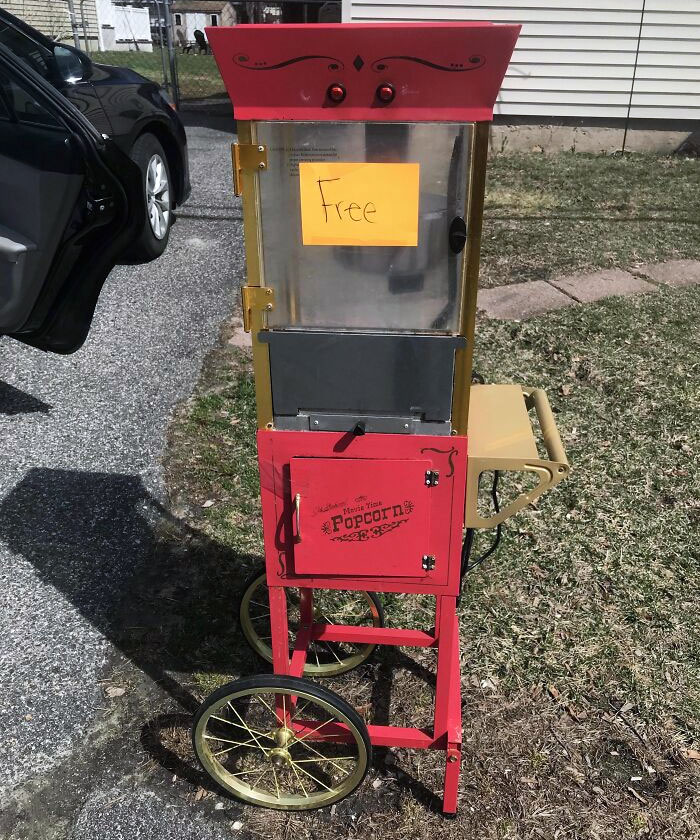Reminding You All To Keep Your Eyes Peeled For Side Of The Road Freebies/Yard Sales. This Particular Popcorn Maker Goes For $250 And Works, Got It Completely Free