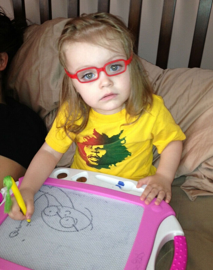 My Daughter Got Glasses. Everything She Draws Now Wears Glasses As Well