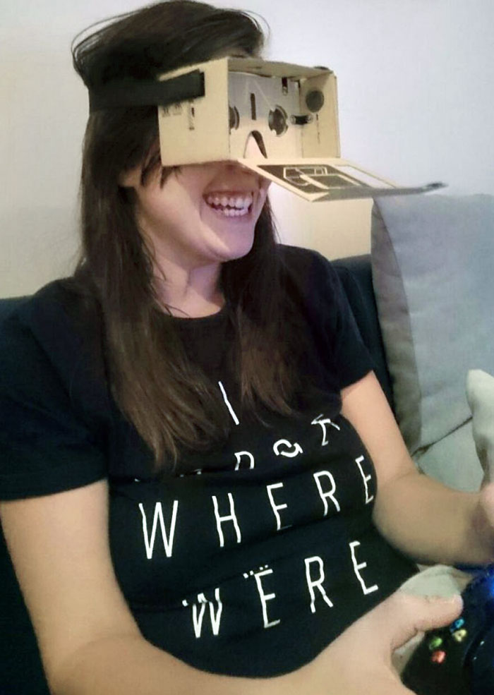 My Girlfriend's Glasses Broke, So I Replaced The Lenses In Google Cardboard With Her Prescription Lenses