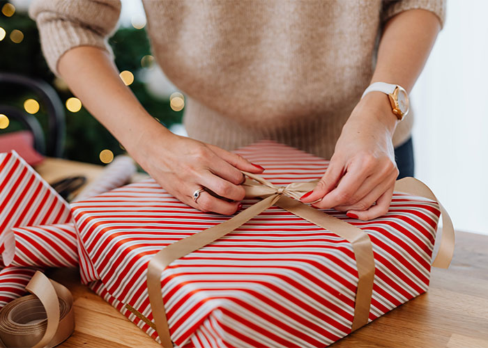 “No One Gets Bows This Year”: Woman Takes Petty Revenge On Entitled SILs “No One Gets Bows This Year”: Woman Takes Petty Revenge On Entitled SILs