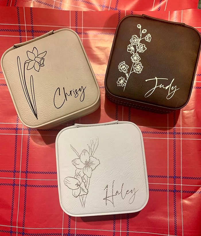Custom Leather Jewelry Box W/Name & Birth Flower Month: Featuring her name and birth flower, perfect for storing all her blings and things.