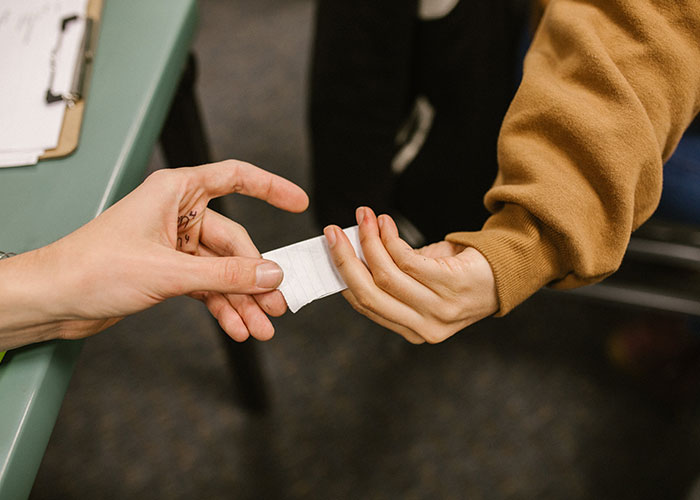 "With 5 Minutes Left, I Grabbed A New Test": Student Gets Revenge On Cheating Classmates "With 5 Minutes Left, I Grabbed A New Test": Student Gets Revenge On Cheating Classmates