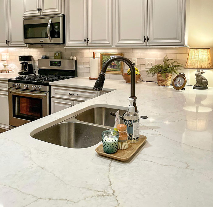 Bright Quartz countertop in kitchen Bright Quartz countertop in kitchen