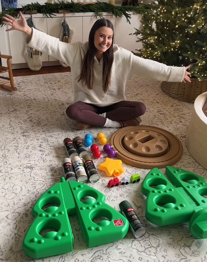 'Beige' Mom Shares She Repainted Her Toddler's Christmas Tree, Gets Roasted In The Comments 'Beige' Mom Shares She Repainted Her Toddler's Christmas Tree, Gets Roasted In The Comments