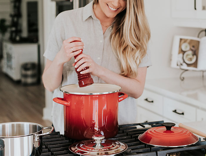 Mom Says She's Raising Her Daughter To Be A Biblical Wife, Faces Backlash Mom Says She's Raising Her Daughter To Be A Biblical Wife, Faces Backlash