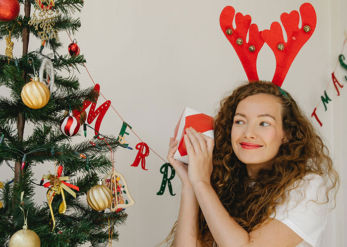 Husband Waits Years To Get Wife Special Gift, Learns The Surprise Has Been Ruined Husband Waits Years To Get Wife Special Gift, Learns The Surprise Has Been Ruined