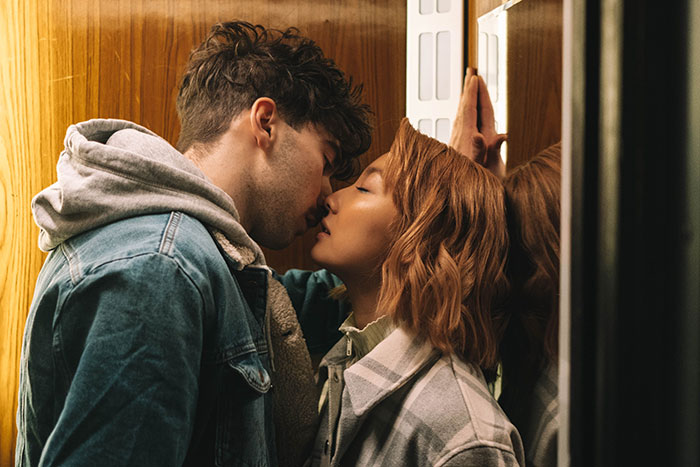 People Share 30 Signs That Scream Someone Is Having A Secret Affair